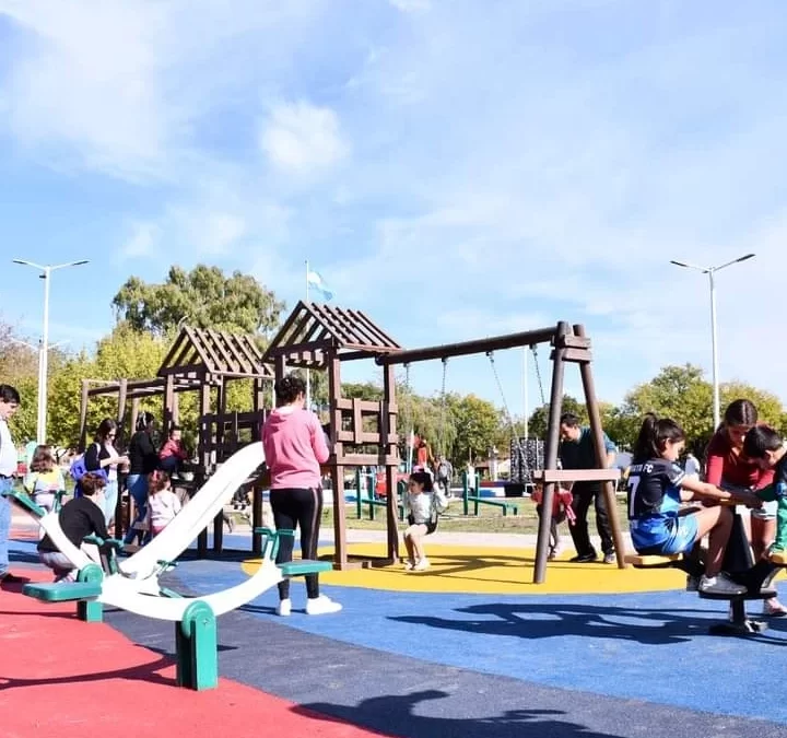 Quedó inaugurada la plaza sustentable Monumento a la Bandera en Morón Sur