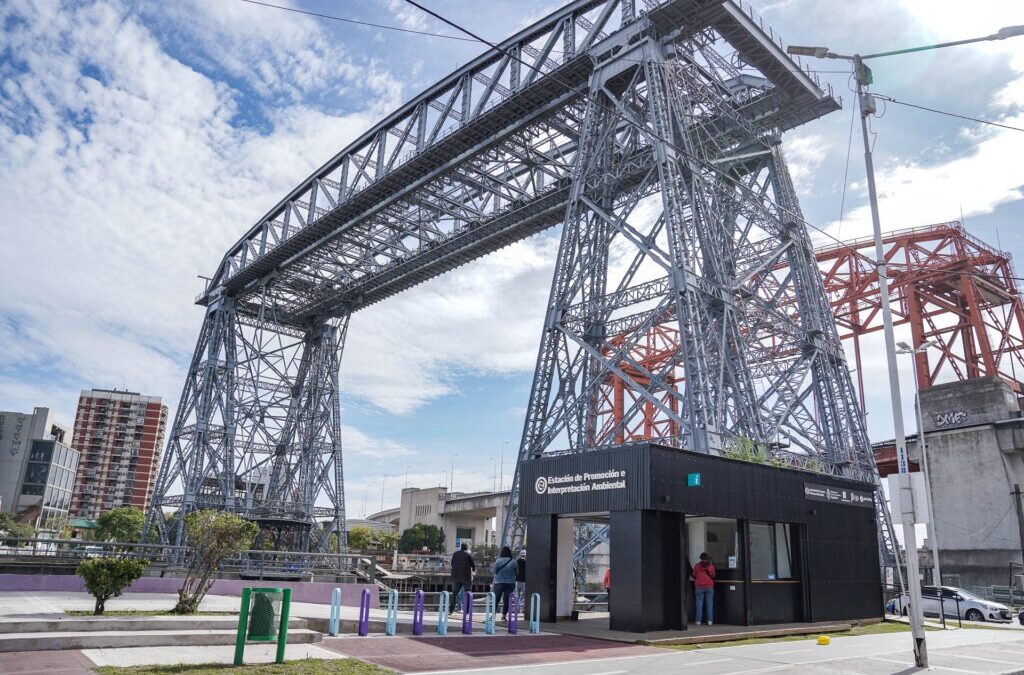 Riachuelo: miles de visitantes ya recorrieron el circuito “El puente y sus dos orillas”