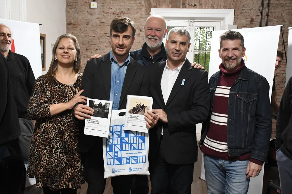 El Municipio de Morón y el Instituto Nacional del Teatro suscribieron un convenio para impulsar actividades teatrales en el distrito