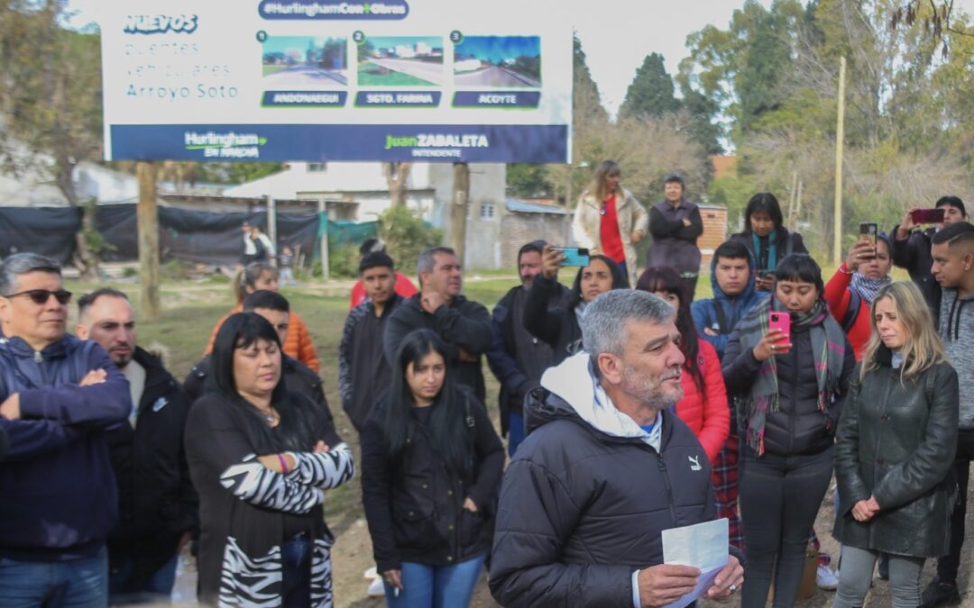 @juanzabaletaok :“Vamos a estar construyendo tres nuevos puentes vehiculares y peatonales en William Morris…»