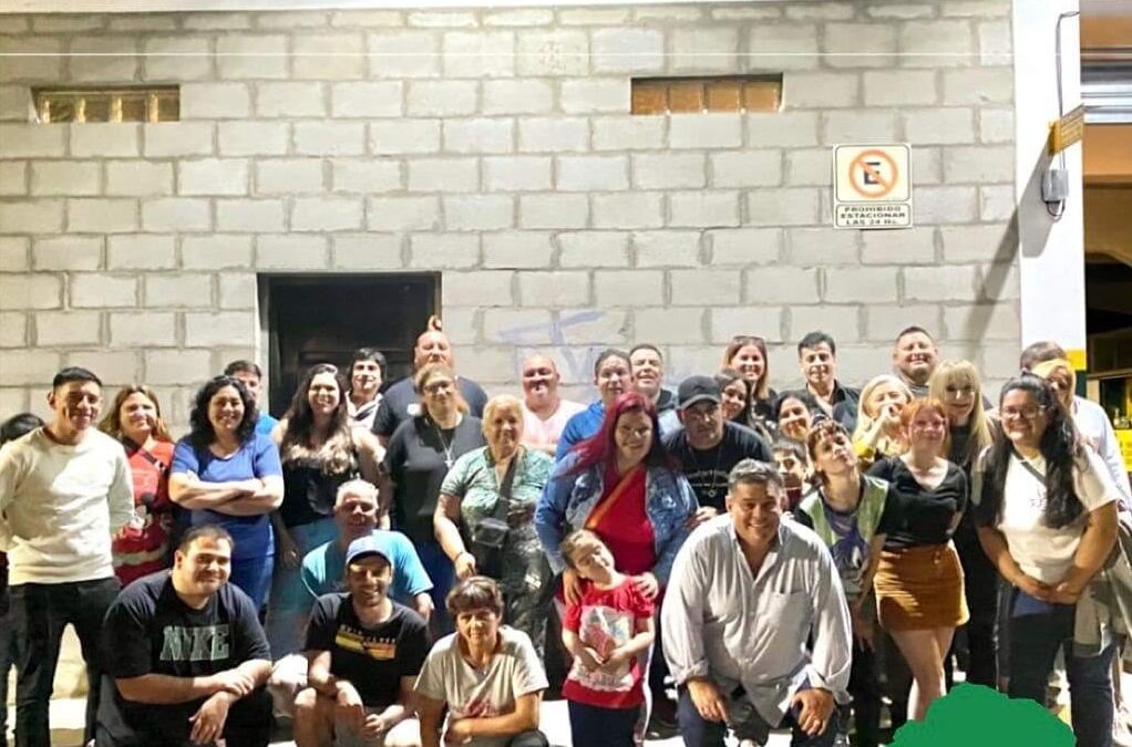 @steiskallleandro : » Hagamos valer nuestros derechos: votemos y cuidemos el voto. Y recuerden, que lo que no está arreglando como ministro de economía, tampoco lo arreglará como presidente.  Con nuestro voto definimos el futuro de Argentina.»