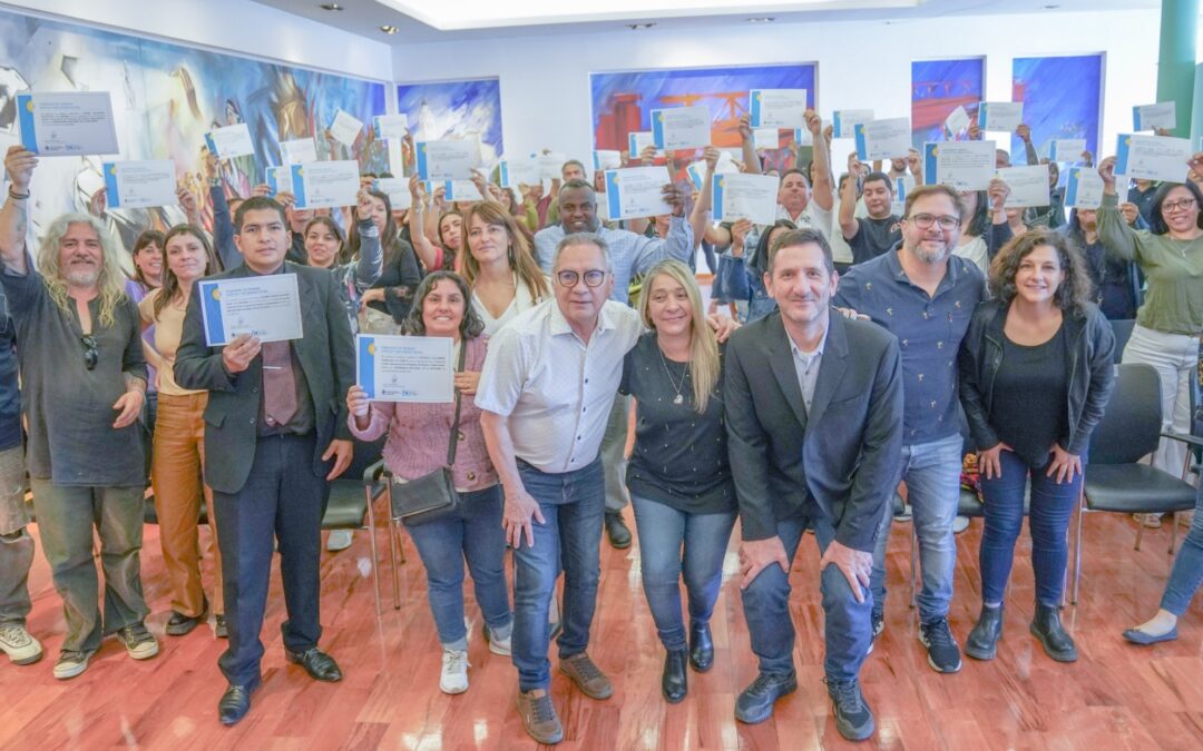 ITUZAINGÓ: ALBERTO DESCALZO ENCABEZÓ LA ENTREGA DE CERTIFICADOS DEL PROGRAMA DE EMPLEO INDEPENDIENTE