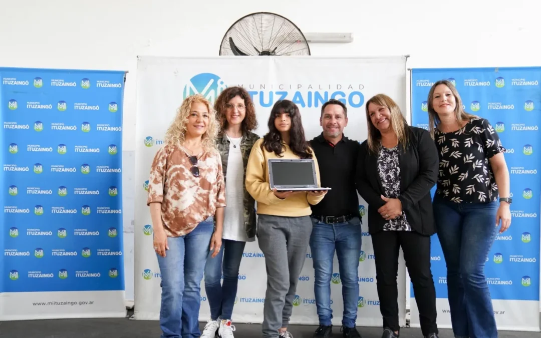 ITUZAINGÓ: CONECTAR IGUALDAD: MÁS ALUMNOS Y ALUMNAS RECIBIERON SUS NETBOOKS 