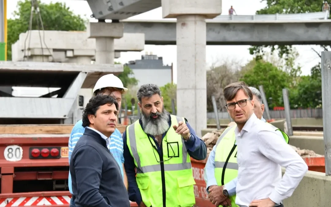 RAMOS MEJÍA: AVANCES DE OBRA: COLOCACIÓN PUENTE MODULAR