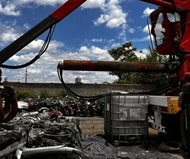 MORÓN: 46 AUTOS Y 450 MOTOS FUERON REDUCIDOS A CHATARRA