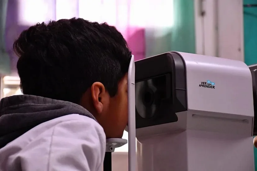 MORÓN: Más de 850 estudiantes de nivel primario recibieron anteojos de forma gratuita este año