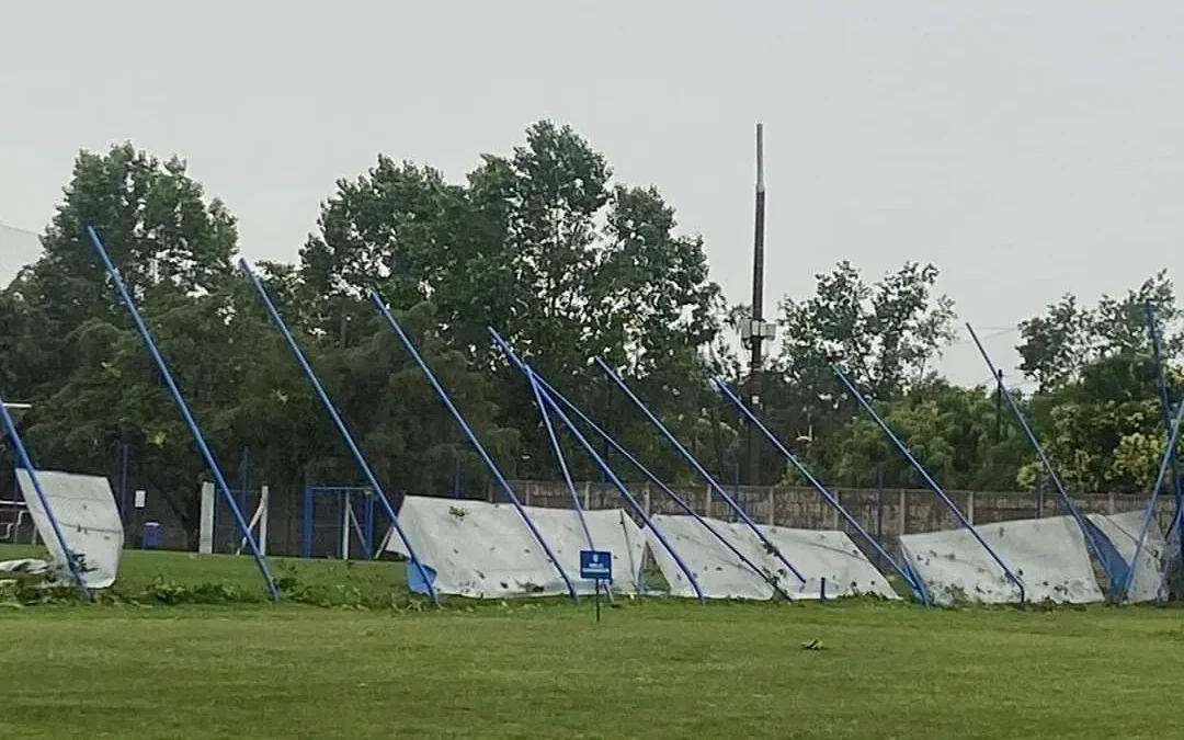 ITUZAINGÓ: FUERTES DESTROZOS EN LA VILLA OLÍMPICA DE VELEZ SARSFIELD
