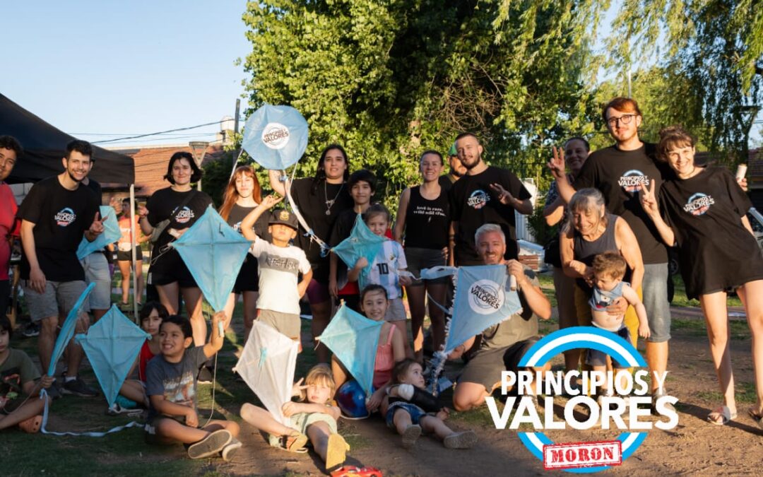 MORÓN: BARRILETEADA DE REYES