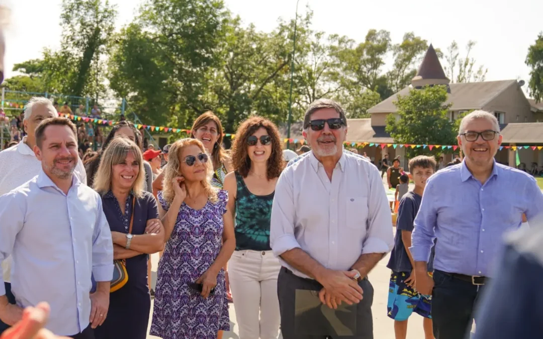 ITUZAINGÓ: PABLO DESCALZO Y ALBERTO SILEONI VISITARON A LOS MÁS DE 700 CHICOS QUE PARTICIPAN DEL PROGRAMA ESCUELAS ABIERTAS DE VERANO
