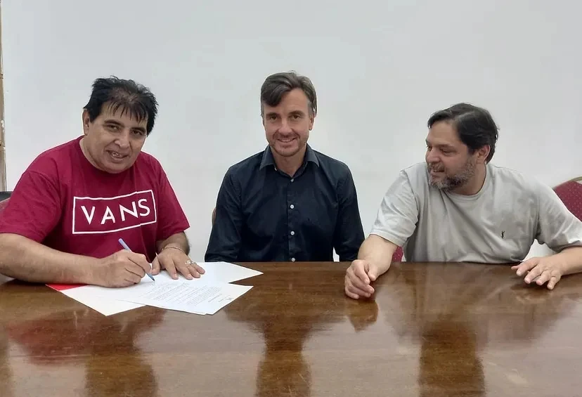 Morón: Lucas Ghi firmó hoy, una nueva actualización paritaria 2023 para municipales