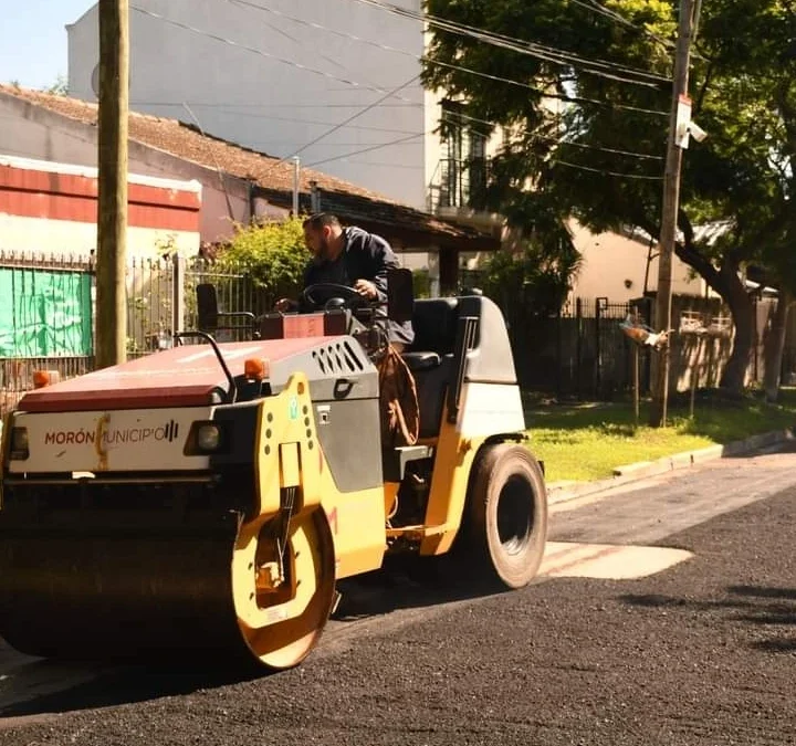 CASTELAR: TAREAS DE BACHEO EN BARRIO SERÉ