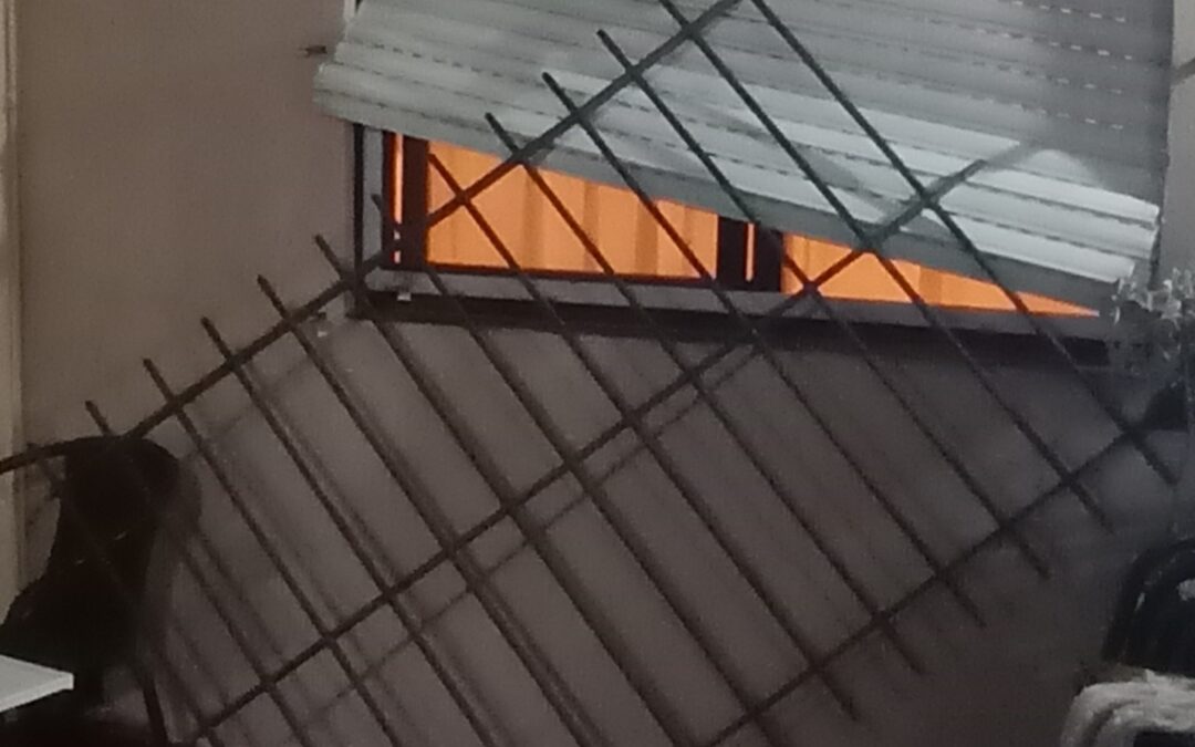 INSEGURIDAD EN CASTELAR NORTE : ASÍ VIVEN LOS VECINOS Y VECINAS DE CASTELAR NORTE ANTE LOS REITERADOS HECHOS DE INSEGURIDAD QUE SUCEDEN EN LA ZONA