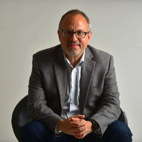 @dievalen : » Menos armas ilegales en la calle, menos robos y violencia. Operativo de destrucción de armas con la ministra @patobullrich «