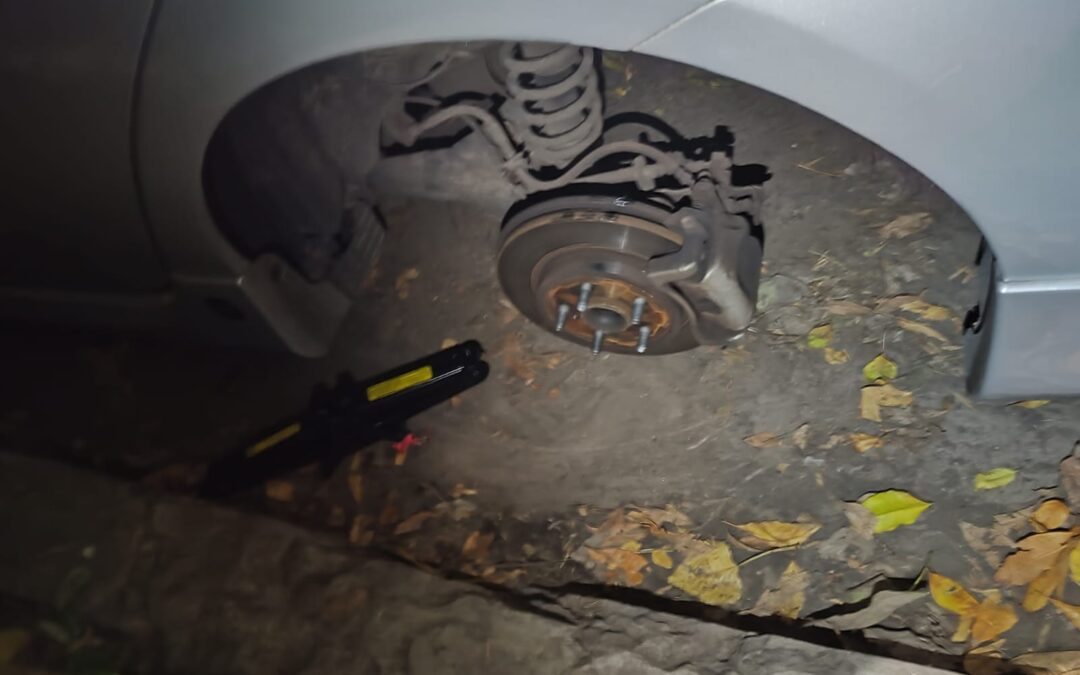 CASTELAR: TODOS LOS DÍAS HAY NOTICIAS DE INSEGURIDAD EN EL DISTRITO: ENTRE ROBOS DE AUTOS, MOTOS, ROBOS DE RUEDAS DE AUTOMÓVILES Y ROBOS A CASAS