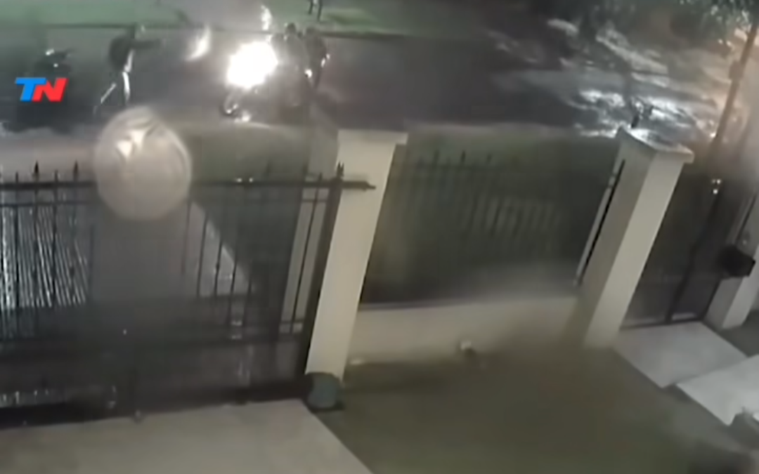 INSEGURIDAD EN CASTELAR: VIOLENTO ROBO DE MOTO EN SEGUNDOS…