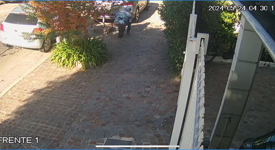 CASTELAR: INCREÍBLE ROBO DE RUEDAS A PLENA LUZ DEL DIA