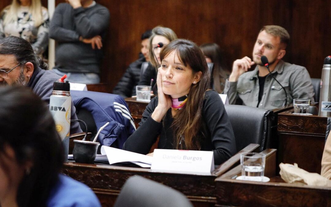 @daniburgos_arg : » Desde el Boque de Unión por la Patria estamos muy satisfechos con la aprobación de la rendición de cuentas en el @hcd.moron . Y una vez más ratificamos nuestro compromiso de llevar adelante una gestión transparente, sólida y dinámica, que siga dando respuesta a las demandas de nuestro pueblo de Morón»