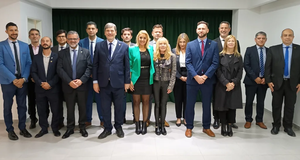 MORÓN: ELECCIONES EN EL COLEGIO DE ABOGADOS: @jorgeofrega : » Volver a ser una única lista en una elección habla muy bien de nuestra gestión y no tengo dudas de que, quienes asuman la noble tarea de representarnos en el Consejo, en la Caja y en el Tribunal de Disciplina lo van a hacer con el orgullo que significa representar a la abogacía de Morón. Vamos por un Colegio cada vez más grande.»