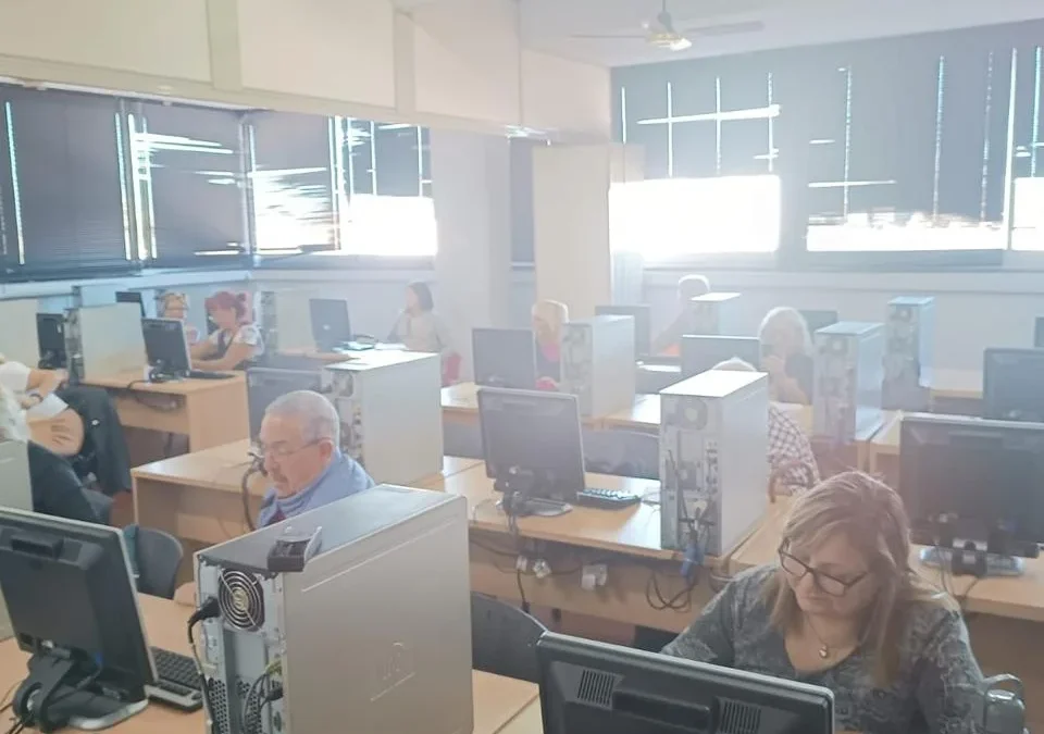 MORÓN: PAMI OFRECE CURSOS PARA ADULTOS MAYORES TRAS UN CONVENIO CON LA UNIVERSIDAD DE MORÓN