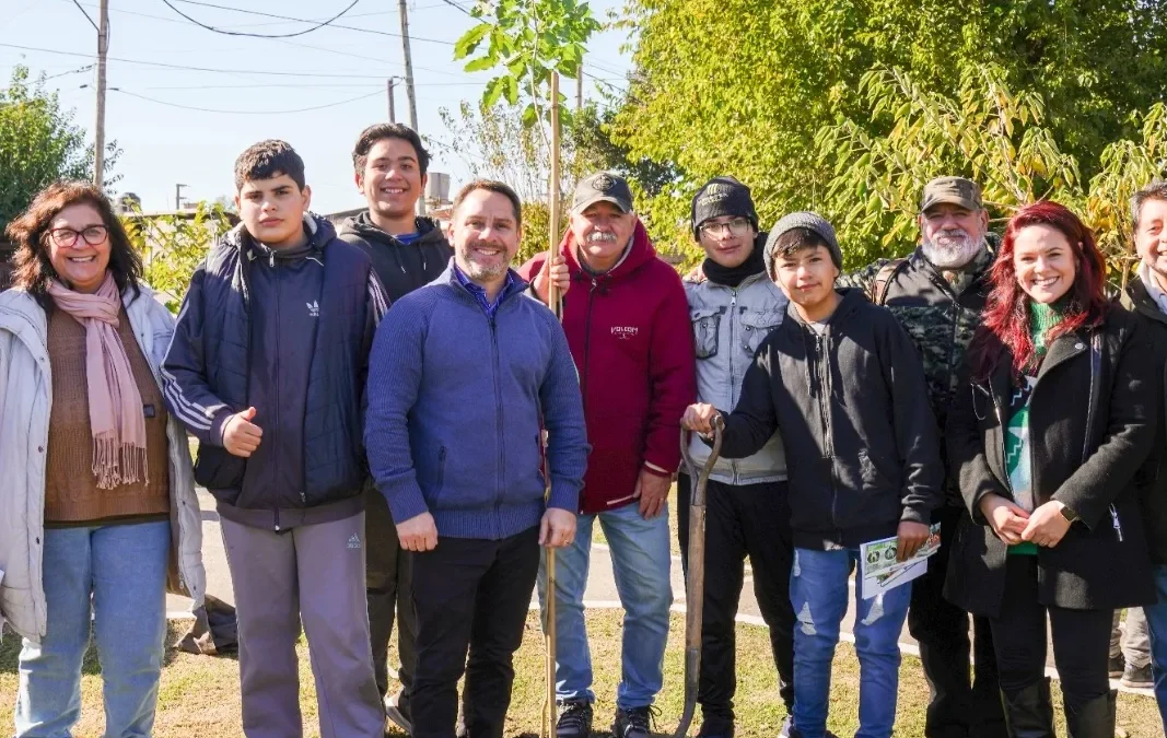 ITUZAINGÓ: PABLO DESCALZO PRESENTÓ EL PLAN ESTRATÉGICO DE FORESTACIÓN “ITUZAINGÓ BOSQUE URBANO 2030”
