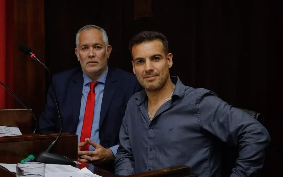 @ezetozziok : » El @munidemoron gastó más de 46.000.000 millones de pesos en medios nacionales,.lo que equivale a 140.000 alarmas vecinales para los vecinos y vecinas. Les voy a dar este consejo, si empiezan a invertir más en SEGURIDAD en lugar de en avisos sobre seguridad, la gente se va a sentir más segura…»