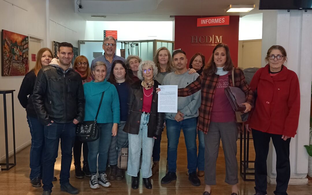 MORÓN: VECINOS AUTOCONVOCADOS SE PRESENTARON EN EL HCD Y, TRAS UNA NUEVA PRESENTACIÓN, REITERARON EL PEDIDO DE INTERPELACIÓN AL INTENDENTE LUCAS GHI