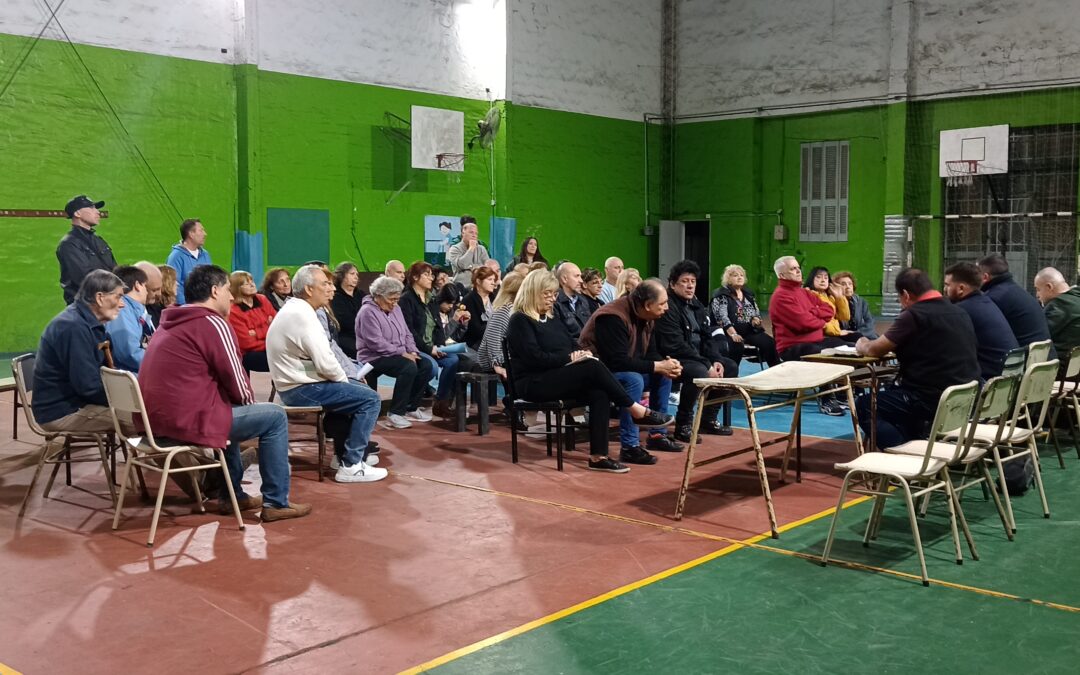MORÓN: SE LLEVÓ A CABO LA REUNIÓN ABIERTA VECINAL DE SEGURIDAD ENTRE QUEJAS Y RECLAMOS DE LOS VECINOS POR LA FALTA DE INVERSIÓN EN SEGURIDAD Y LA CONDUCTA INAPROPIADA DE UN FUNCIONARIO PROVINCIAL DESINFORMADO