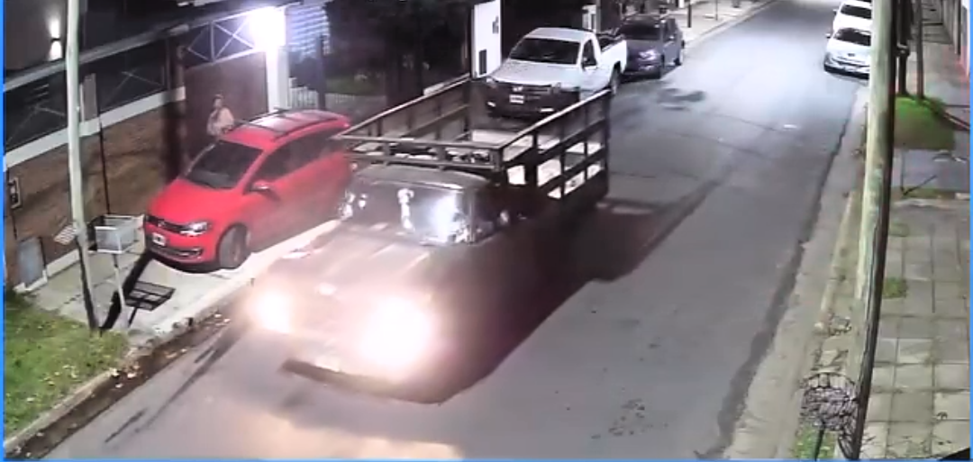 INSEGURIDAD EN CASTELAR :  DELINCUENTES EN RASTROJERO!!