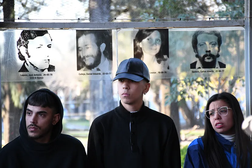 CASTELAR: MILO J VISITÓ LA CASA DE LA MEMORIA Y LA VIDA :    @milo.j : » Lo importante es seguir el legado de las Madres. Realmente fue algo muy horrible lo que pasó en la historia de nuestro país y este lugar es increíble, el registro de cosas que hay. Es realmente importante porque es parte de la historia de nuestra familia, nuestros vecinos, nuestros barrios”.