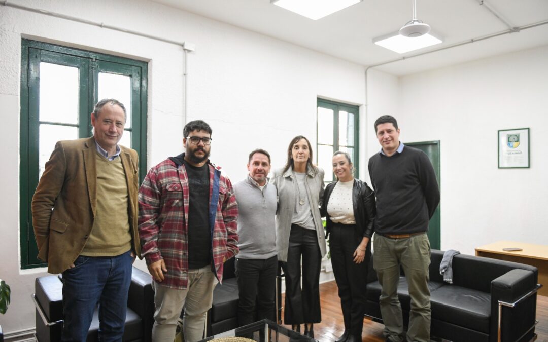 ITUZAINGÓ: EDUCACIÓN: NUEVO CONVENIO ENTRE LA UNIVERSIDAD NACIONAL DE LA PLATA Y EL CENTRO REGIONAL UNIVERSITARIO DE ITUZAINGÓ