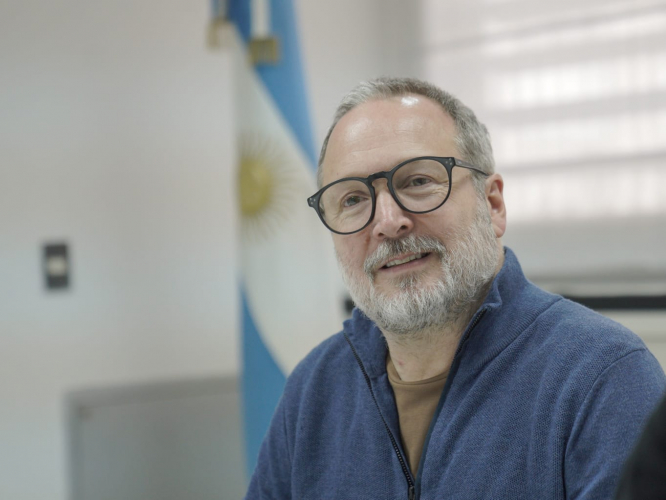 @martin.sabbatella: » Recorrimos en Morón el antiguo edificio Antonelli, lugar donde se estaba construyendo el Centro Universitario de Morón, obra pública que hoy está paralizada por decisión de Milei….»