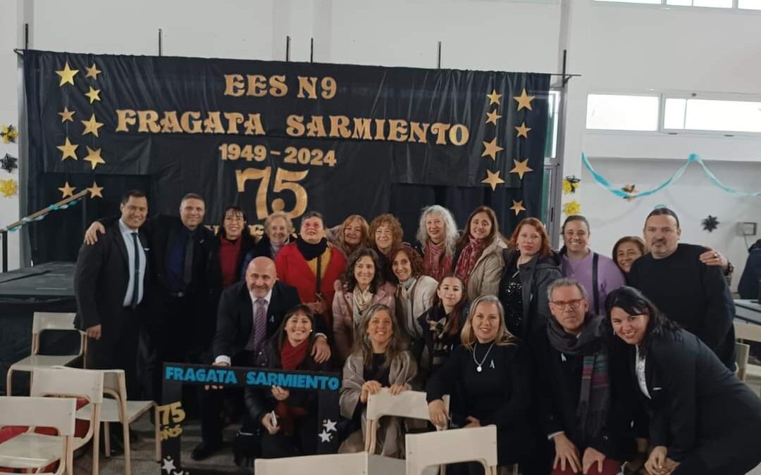 CASTELAR: LA ESCUELA DE EDUCACIÓN SECUNDARIA NRO. 9 » FRAGATA SARMIENTO» CELEBRÓ LOS 75 AÑOS DE VIDA