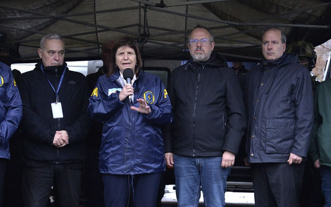 TRES DE FEBRERO: PATRICIA BULLRICH Y DIEGO VALENZUELA ENCABEZARON UN ALLANAMIENTO CONTRA UNA BANDA DEDICADA AL ROBO DEL AUTOMOTOR