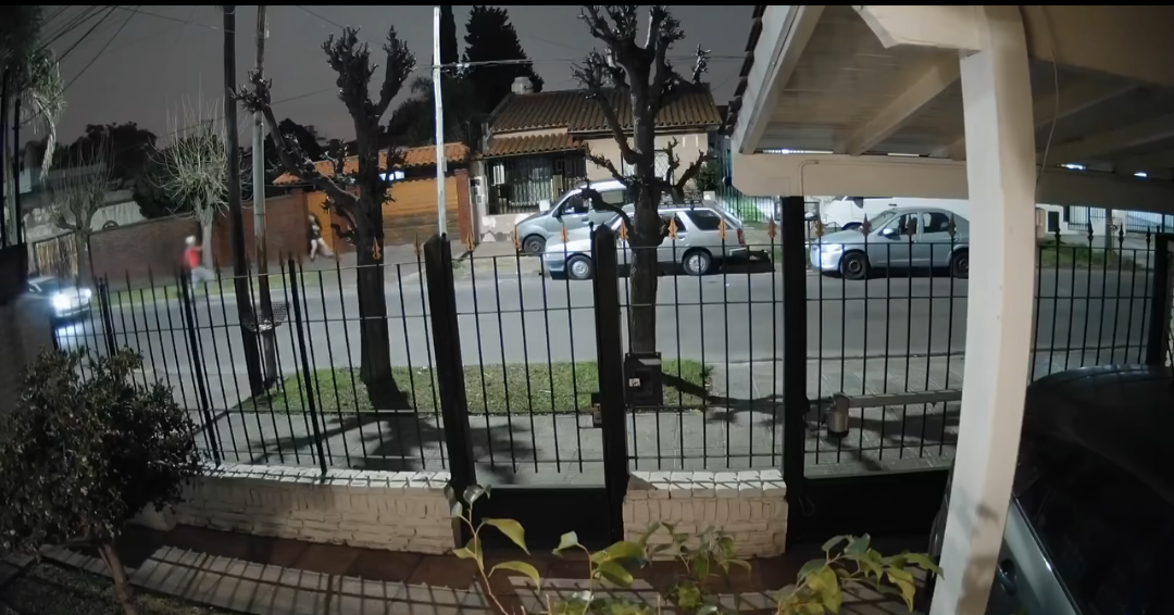 HAEDO: INSEGURIDAD: LA RÁPIDA REACCIÓN DE LA ADOLESCENTE Y LOS GRITOS DE DESESPERACIÓN LA SALVARON DEL ROBO