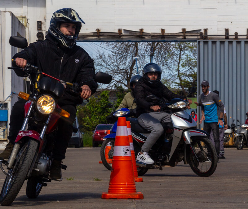CAPACITACIONES SOBRE CONDUCCIÓN SEGURA DE MOTOS EN MAR DEL PLATA