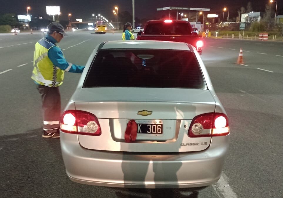 Controles de la ANSV:   OPERATIVOS SIMULTÁNEOS EN PANAMERICANA: CONDUCTORES FUERON SANCIONADOS POR TAPAR LAS PATENTES