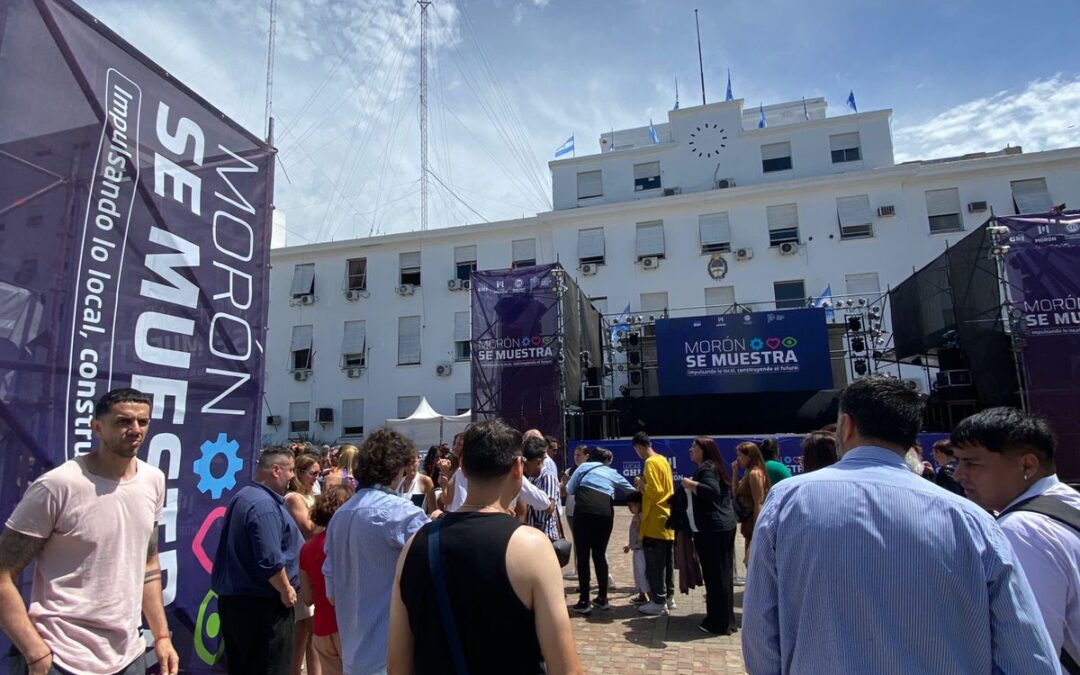 MORÓN: ARRANCÓ LA MEGA EXPOSICIÓN “MORÓN SE MUESTRA 2024” EN LA PLAZA SAN MARTÍN