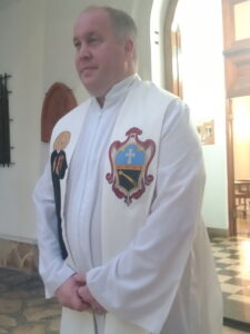 El Padre Charles Lafferty, párroco de Nuestra Señora del Rosario de Pompeya que cumple 75 años.