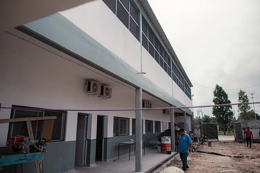 MORÓN: EDUCACIÓN: LUCAS GHI Y ALBERTO SILEONI RECORRIERON LAS OBRAS DE LA SECUNDARIA NRO. 48