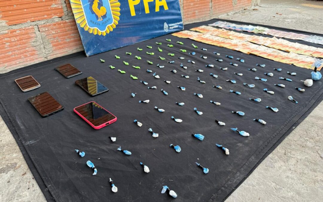 MORENO: DESBARATARON CUATRO BÚNKERS Y SECUESTRAMOS MÁS DE 14 KILOS DE DROGAS, ARMAS Y MUNICIONES