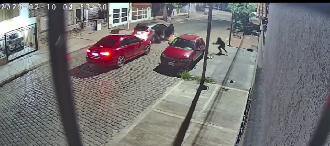 VILLA SARMIENTO: INSEGURIDAD: IMPRESIONANTE TIROTEO ENTRE LOS DELINCUENTES Y LAS VÍCTIMAS