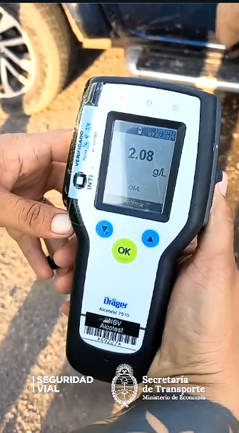 MULTADO, INHABILITADO Y DENUNCIADO: MANEJABA CON MÁS DE 2 GRAMOS DE ALCOHOL, SIN LICENCIA, SIN VTV Y SIN CINTURÓN