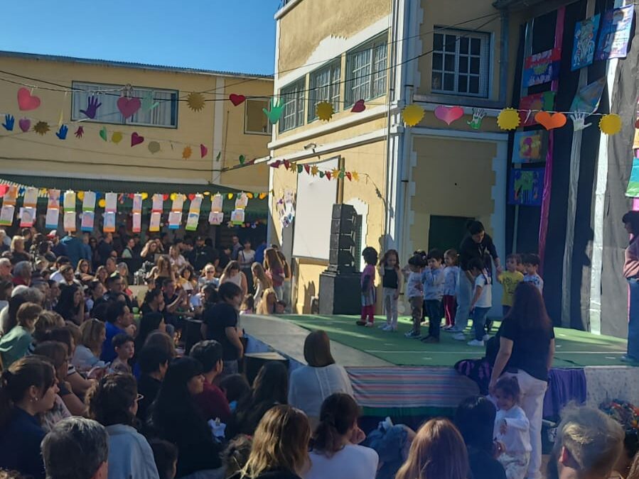 CASTELAR: LA ESCUELA » CREAR Y SER», FAMILIAS Y VECINOS DEL BARRIO JUNTOS EN UNA JORNADA SOLIDARIA