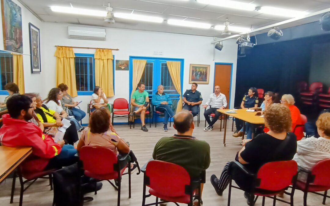 CASTELAR SUR: SEGURIDAD: SE LLEVÓ A CABO UNA NUEVA REUNIÓN ABIERTA VECINAL