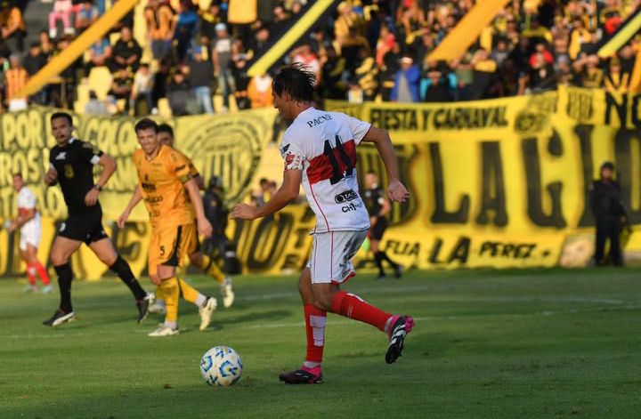 EL GALLO MERECIÓ EL TRIUNFO