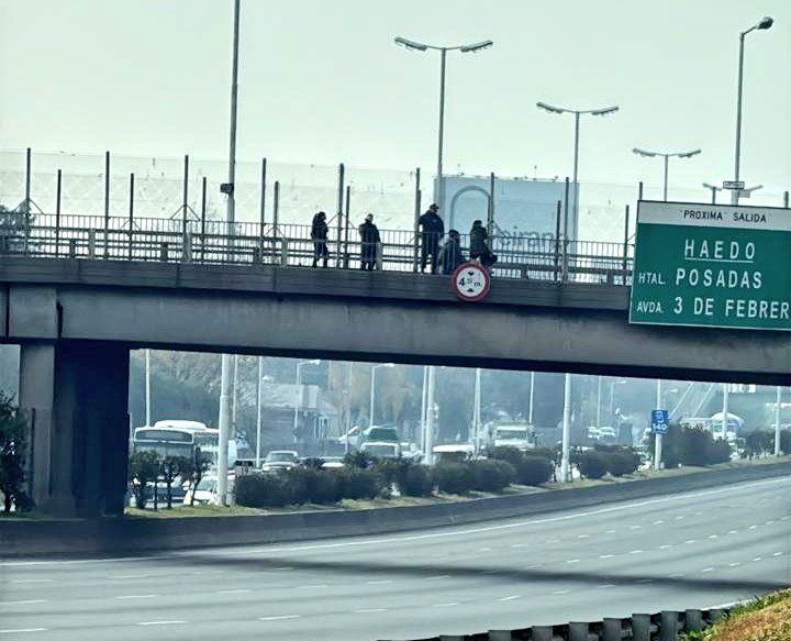 MORÓN: EMERGENCIA EN EL PUENTE DE DOLORES PRATS: LA RÁPIDA REACCIÓN POLICIAL FRENÓ UNA TRAGEDIA