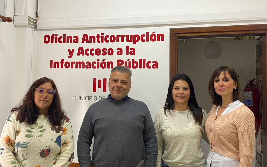 MORÓN: ROBERTO CENTURIÓN ES EL NUEVO DIRECTOR DE LA OFICINA ANTICORRUPCIÓN Y ACCESO A LA INFORMACIÓN PÚBLICA: «TODOS LOS VECINOS Y VECINAS TIENEN EL DERECHO A LA INFORMACIÓN PÚBLICA Y DESDE ÉSTA NUEVA GESTIÓN ESTAMOS PARA PROVEERLA»