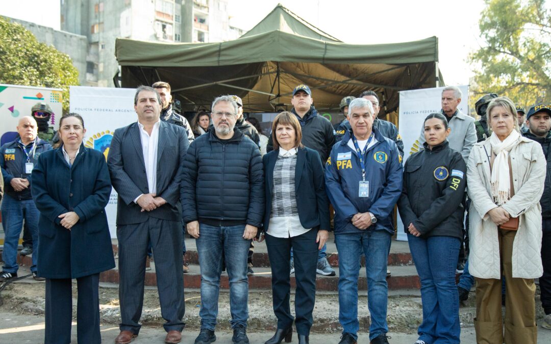 TRES DE FEBRERO: BULLRICH Y VALENZUELA PRESENTARON LOS RESULTADOS DE OPERATIVOS CONTRA EL ROBO AUTOMOTOR VINCULADOS A APLICACIONES VIRTUALES