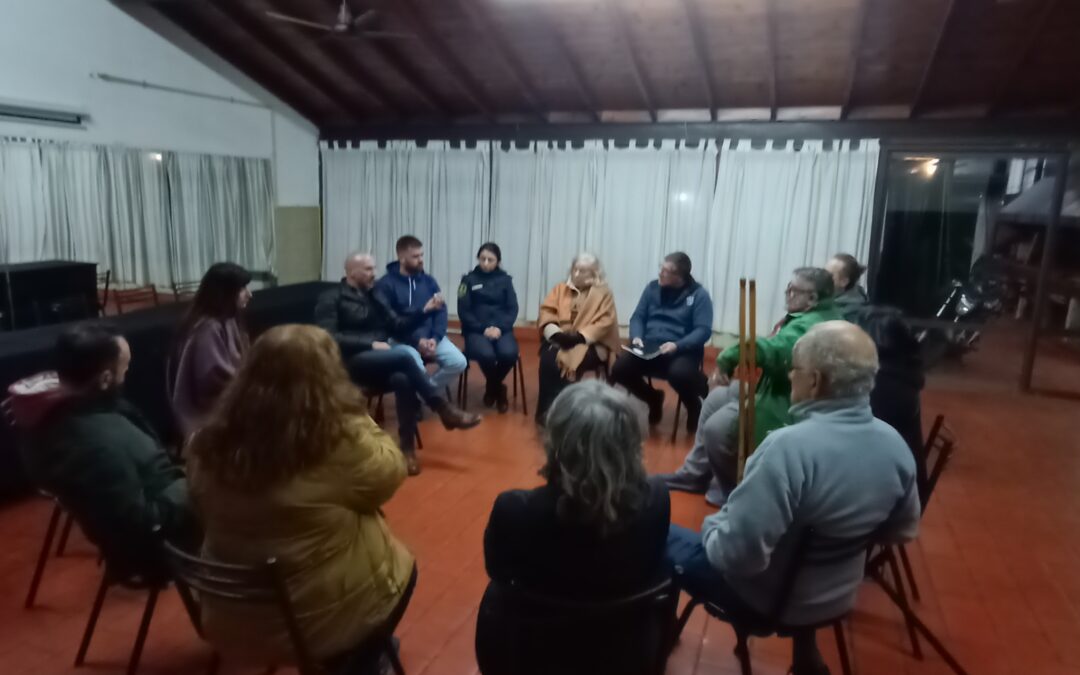 CASTELAR NORTE: FORO DE SEGURIDAD: DAMIAN CARDOSO ENCABEZÓ UNA NUEVA REUNION ABIERTA JUNTO A VECINOS Y VECINAS