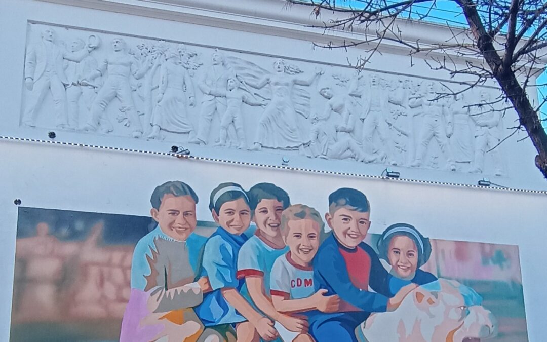 MORÓN TIENE UN NUEVO MURAL EN HOMENAJE A “LAS LEONAS DE LA PLAZA”